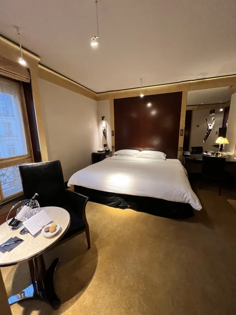 Park Hyatt, Paris hotel room